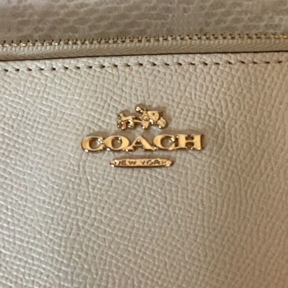 Coach Wristlet - Picture 2 of 6